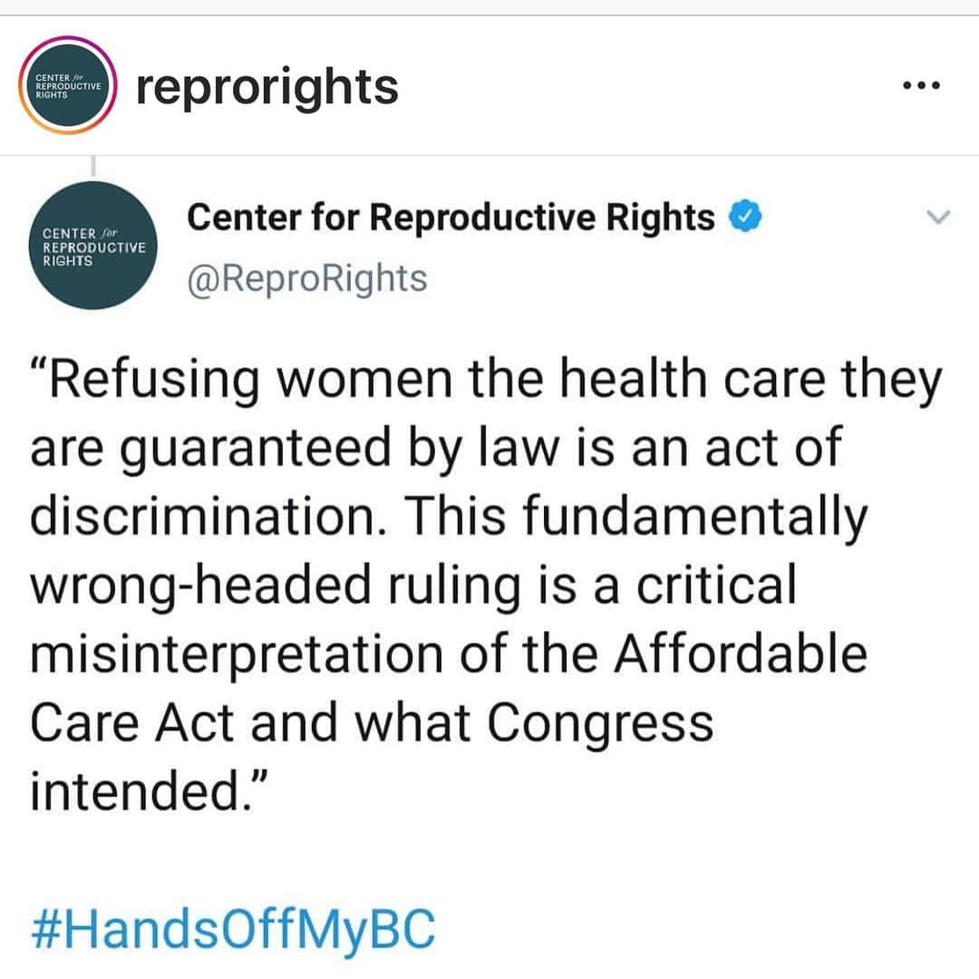 エリザベス・バンクスさんのインスタグラム写真 - (エリザベス・バンクスInstagram)「Every single thing about this is so discriminatory and wrong - today the Supreme Court gave your employer (from whom you get your healthcare if you are lucky) the right to deny coverage of FDA-approved, nearly-universally-used-by-American-women birth control. On moral/religious grounds? Effective birth control is the number one way to prevent unwanted pregnancy and abortion but mmmm’kay, let’s deny it to women and also restrict their access to abortion when their cheap methods of birth control don’t work? It’s clear: this is only about controlling what women do with their bodies. Anybody opposed to women using birth control to prevent unwanted pregnancy can just live their life exactly like that! Just have sex to make babies and never for fun! But also, leave your employees out of it.  So anyway - CALL YOUR REPS ! 202-224-3121  Said Lourdes Rivera, Senior Vice President of U.S. Programs at the Center for Reproductive Rights:  “Contraception should not be singled out from the rest of health insurance coverage. Today’s ruling has given bosses the power to dictate how their employees can and cannot use their health insurance—allowing them to intrude into their employees’ private decisions based on whatever personal beliefs their employers happen to hold.  “Refusing women the health care they are guaranteed by law is an act of discrimination. This fundamentally wrong-headed ruling is a critical misinterpretation of the Affordable Care Act and what Congress intended. We now look to Congress to act swiftly to ensure that only workers and students, not their bosses or universities, have the authority to decide what health care choices are appropriate for them and their families. Congress should take action to ensure the Administration is prevented from enforcing these discriminatory rules.”」7月9日 4時42分 - elizabethbanks