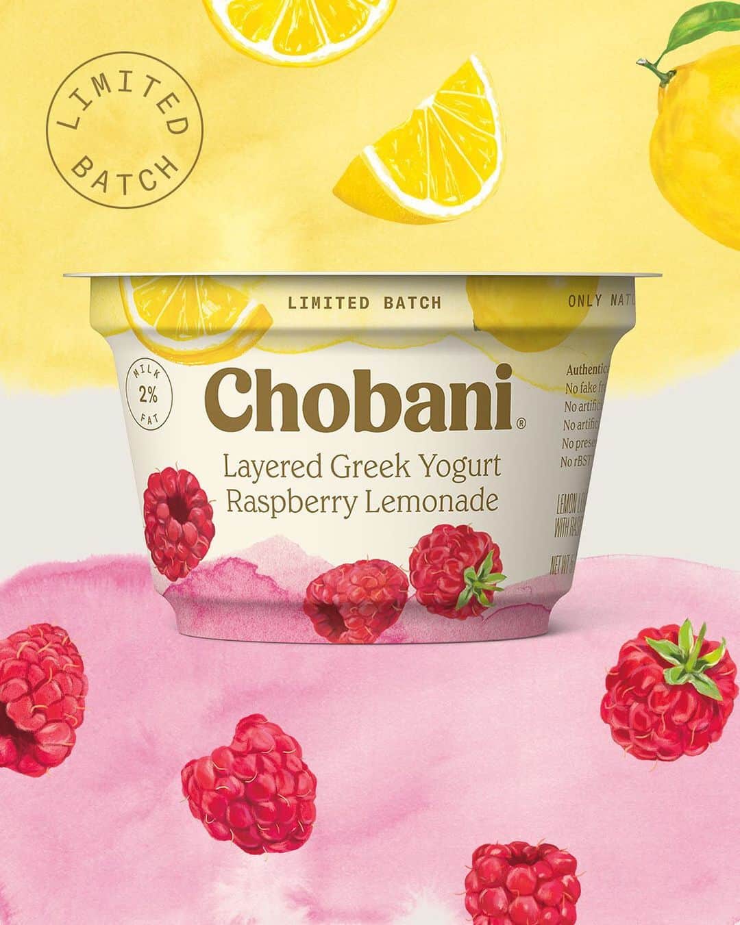 Chobaniのインスタグラム：「Guess who’s back 🍋 Tangy, fruity, and so refreshing, Raspberry Lemonade is summertime on a spoon.」