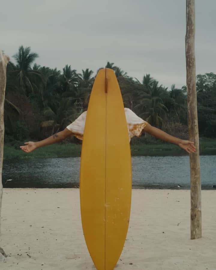 MR PORTERのインスタグラム：「Tomorrow, we join one of South Africa's most exciting talents for an sunrise surf in Mexico. Meet you at the beach? #MRPORTERGoneSurfin 🤙🏽🏄🏽」