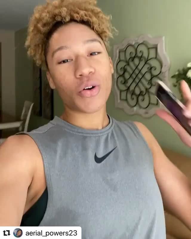 ブリトニー・グリナーのインスタグラム：「First off I’m super stoke and honored to be apart of this. Thank you @aerial_powers23 for putting this together and having the vision! #supportwomenofcolor #letthegamesbegin #gamerlife」
