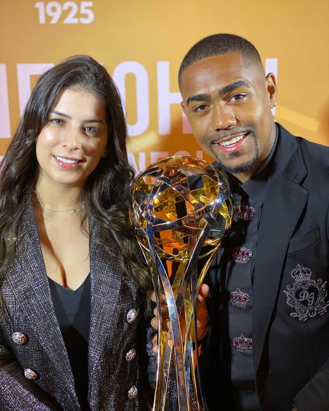 マウコム・フィリペ・シウヴァ・デ・オリヴェイラのインスタグラム：「⚽️🏆😍❤️😘 @leeticiapereira_ 🎉」