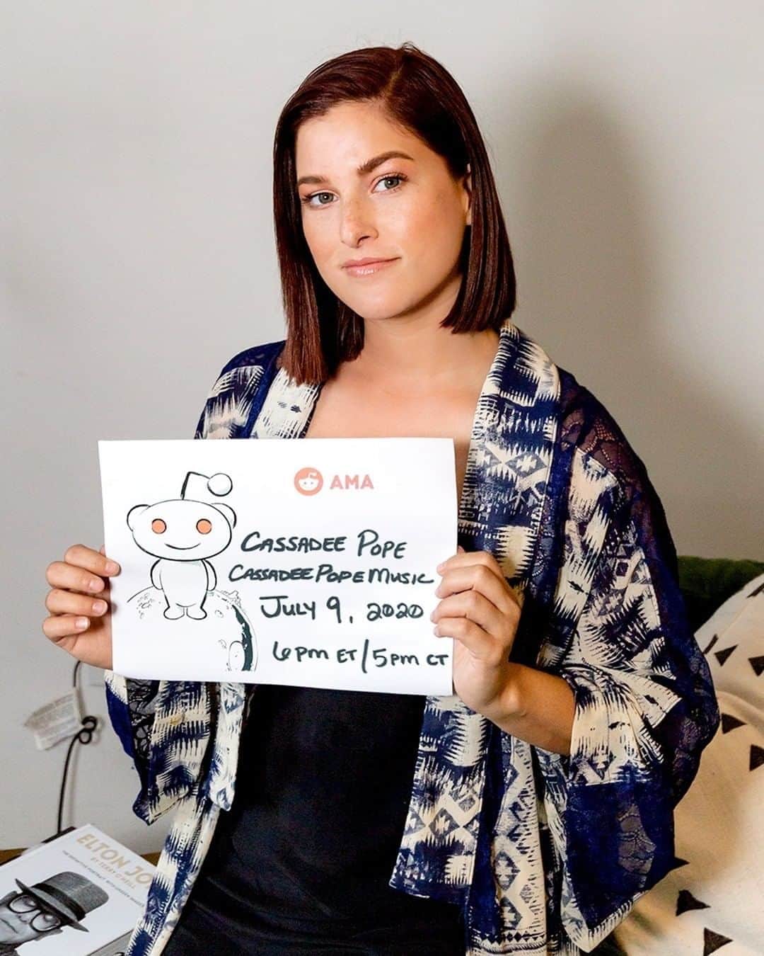 キャサディー・ポープのインスタグラム：「Hey guys! I’m doing a @reddit #AMA! That’s right. You can ask me anything tomorrow starting at 5pm CT and I’ll answer. Make em good! 😎」