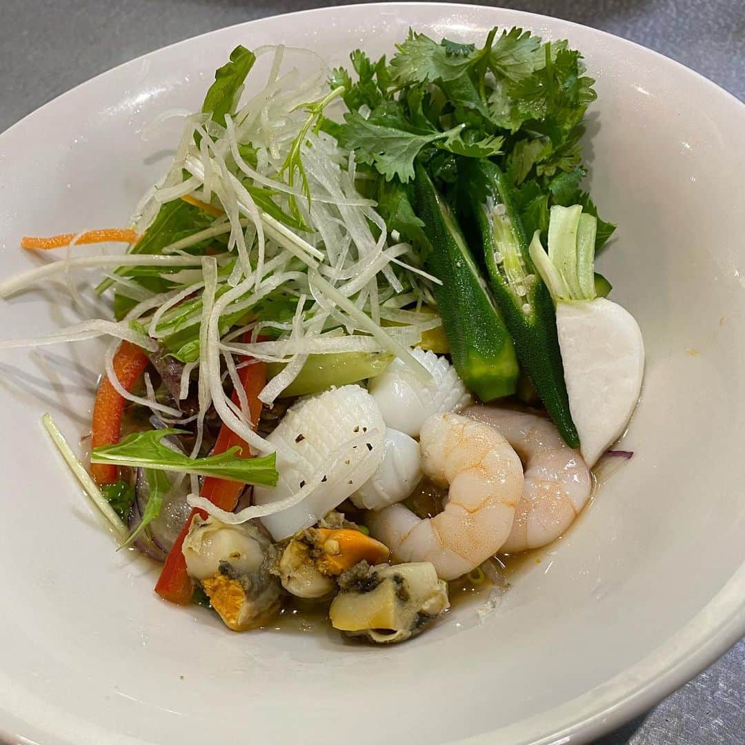 水木一郎さんのインスタグラム写真 - (水木一郎Instagram)「お店の試作料理。食べさせていただきました。夏に相応しいヘルシーでさっぱりとした冷やし海鮮料理です。まだ料理の名もついてないのでなんか良い名はないかな〜 #試作料理 #海鮮料理  #水木一郎」7月9日 9時24分 - ichiromizuki