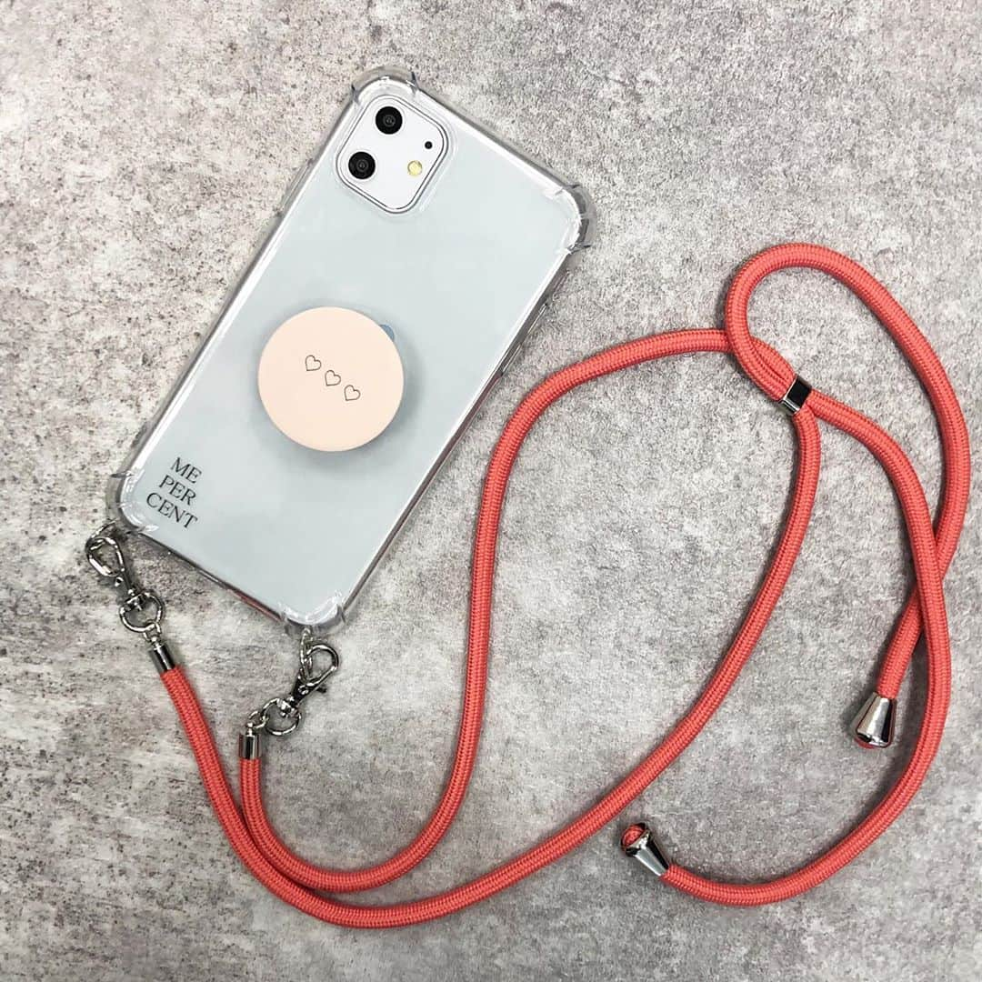 Me%さんのインスタグラム写真 - (Me%Instagram)「new iPhone case ———— MEPERCENTコードツキクリアケースiPhone11対応 (item891364) MEPERCENTコードツキクリアケースiPhone7/8/SEケース(item891360)  Me%に新しいデザインのケースが登場。 シンプルなクリアケースにコード、チェーンがついたデザイン。 コードが着いてると便利をご提案。 ✔︎首からかけれるので落下防止 ✔︎モバイル決済時代なのでちょっとそこまでのお買い物へ ✔︎レジャーやビーチにも ✔︎ランニングやウォーキングにも最適  オフィスや学生にも嬉しいシンプルなデザインですが、ポップソケッツとのコーデもおすすめです。 コード、チェーンは取り外しも可能。 ———— #mepercent #caseiphone #mobile #クリアケース #モバイルケース  #ポップソケッツ」7月9日 9時58分 - me_percent