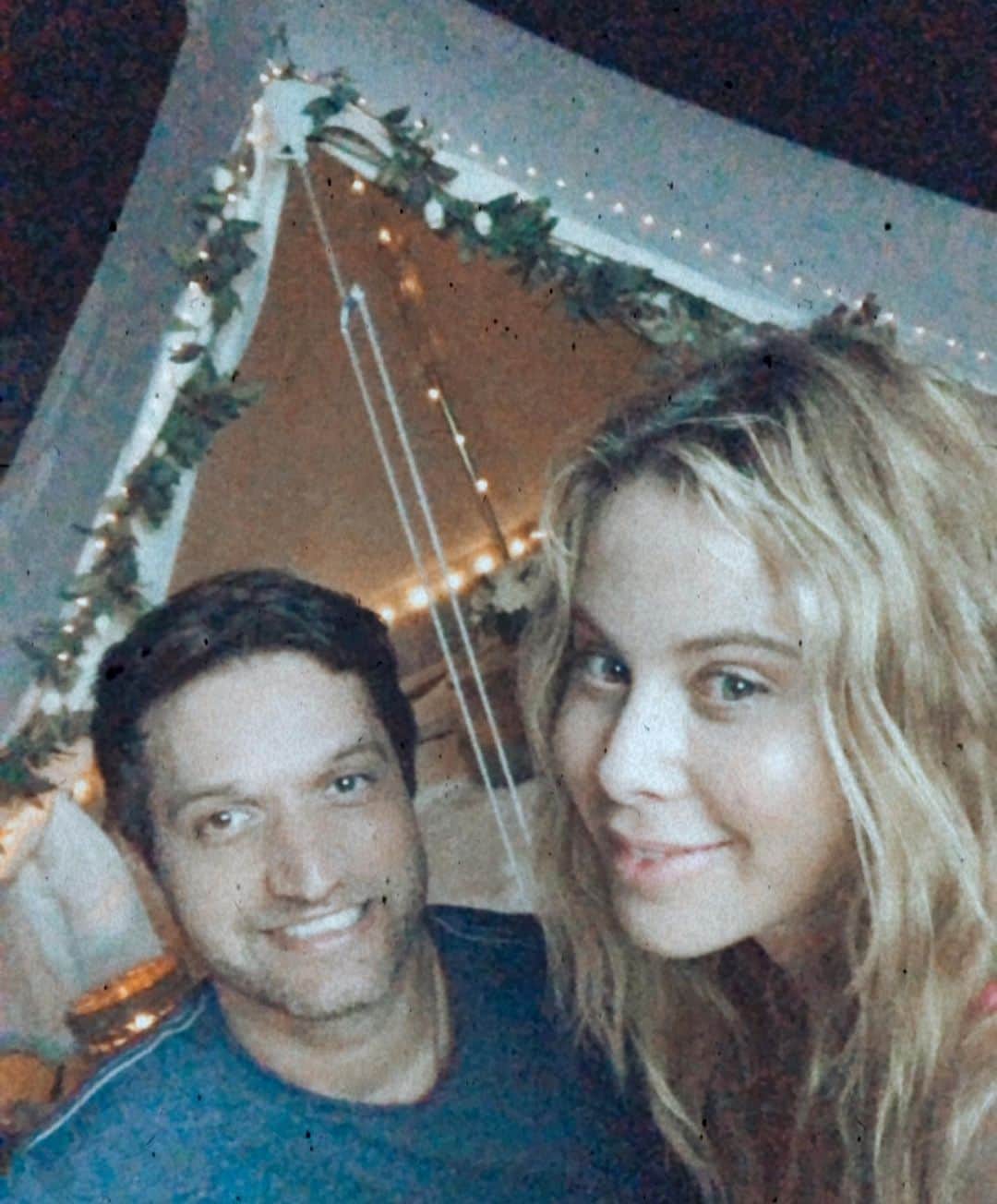 タラ・リピンスキーのインスタグラム：「Starting off his 37th year with lots of love.🎈@toddkap」