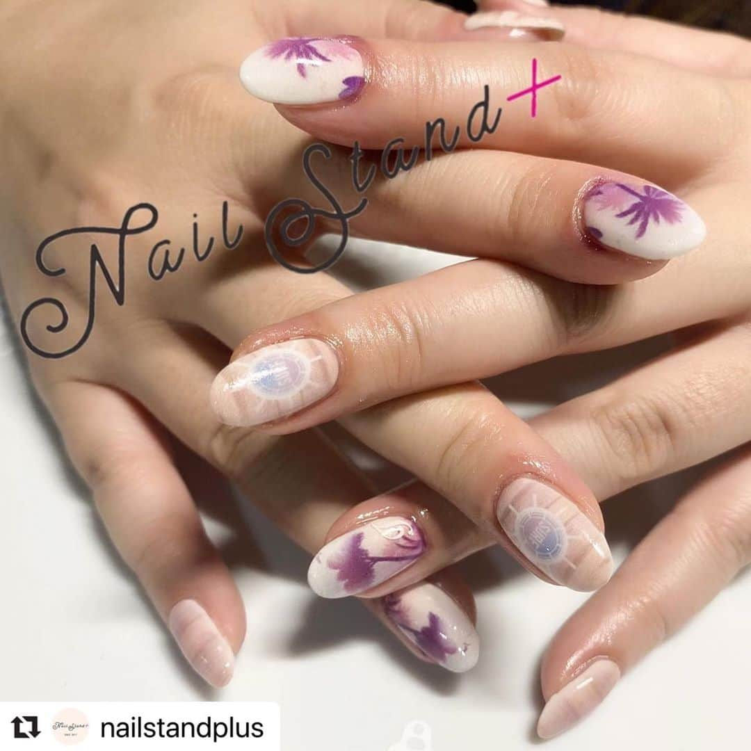 ネイルスタンド　ツメコさんのインスタグラム写真 - (ネイルスタンド　ツメコInstagram)「#Repost @nailstandplus with @make_repost ・・・ いつもご来店 誠にありがとうございます👐🏻♡ 今回は夏ネイルに〜💅 . 今週も雨の日が続きますが 夏ネイルにされる方 たくさんいらっしゃいます🥺🥺❤️ 夏の先取りですね😊 . . #NailStand＋ #nail #ネイルスタンドプラス #彦根 #ネイルサロン彦根 #彦根ネイルサロン #彦根市 #彦根観光地 #プリンターネイル #デザインネイル #ツメコ #tsumeco #nails #春ネイル #ジェルネイル #ネイルサロン滋賀 #時短ネイル #大人可愛い #スピーディーネイル #米原ネイルサロン #長浜ネイルサロン  #💅 #ツメコネイル #多賀ネイルサロン #ネイルサロン多賀 #子供同伴ok」7月9日 10時07分 - tsume.co