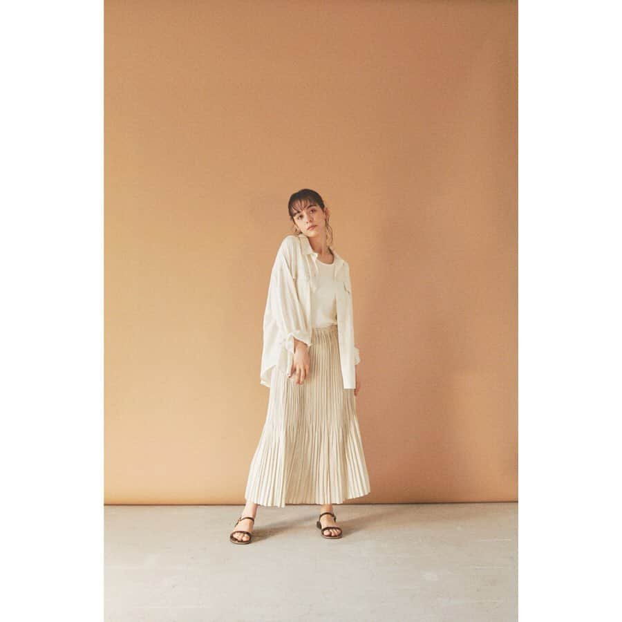 アヴァンリリィのインスタグラム：「RECOMMEND  LINEN ITEM ㅤㅤㅤㅤㅤㅤㅤㅤㅤㅤㅤㅤㅤ 店舗・SHEL'TTER WEBSTOREにて発売中🚚 ㅤㅤㅤㅤㅤㅤㅤㅤㅤㅤㅤㅤㅤ ：SHIRT リネンレーヨンシャツ Price.¥5,990+tax No.180DS830-3150 ㅤㅤㅤㅤㅤㅤㅤㅤㅤㅤㅤㅤ ：INNER ランダムリブアシメデザインタンク Price.¥2,990+tax No.180DS880-3270ㅤ ㅤㅤㅤㅤㅤㅤㅤㅤㅤㅤㅤㅤㅤ ：SKIRT リネンライクキャンバスプリーツスカート Price.¥5,990+tax No.180DS831-3250 ㅤㅤㅤㅤㅤㅤㅤㅤㅤㅤㅤㅤㅤ ：SHOES ストラップサンダル Price.¥5,990+tax No.180DS655-0840 ㅤㅤㅤㅤㅤㅤㅤㅤㅤ ㅤㅤㅤㅤㅤㅤㅤㅤㅤㅤㅤㅤㅤ 画像をタップで商品詳細をご覧いただけます🔍 _______________________________________________________ #AVANLILY #アヴァンリリィ」