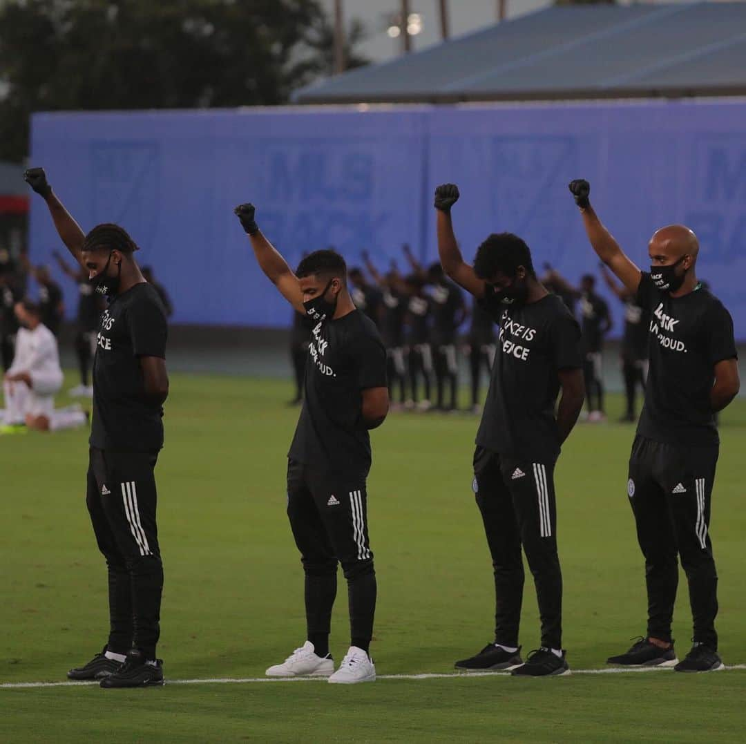 Major League Soccerさんのインスタグラム写真 - (Major League SoccerInstagram)「Change is here. ✊🏽✊🏾✊🏿 #BlackLivesMatter #MLSisBlack」7月9日 10時05分 - mls