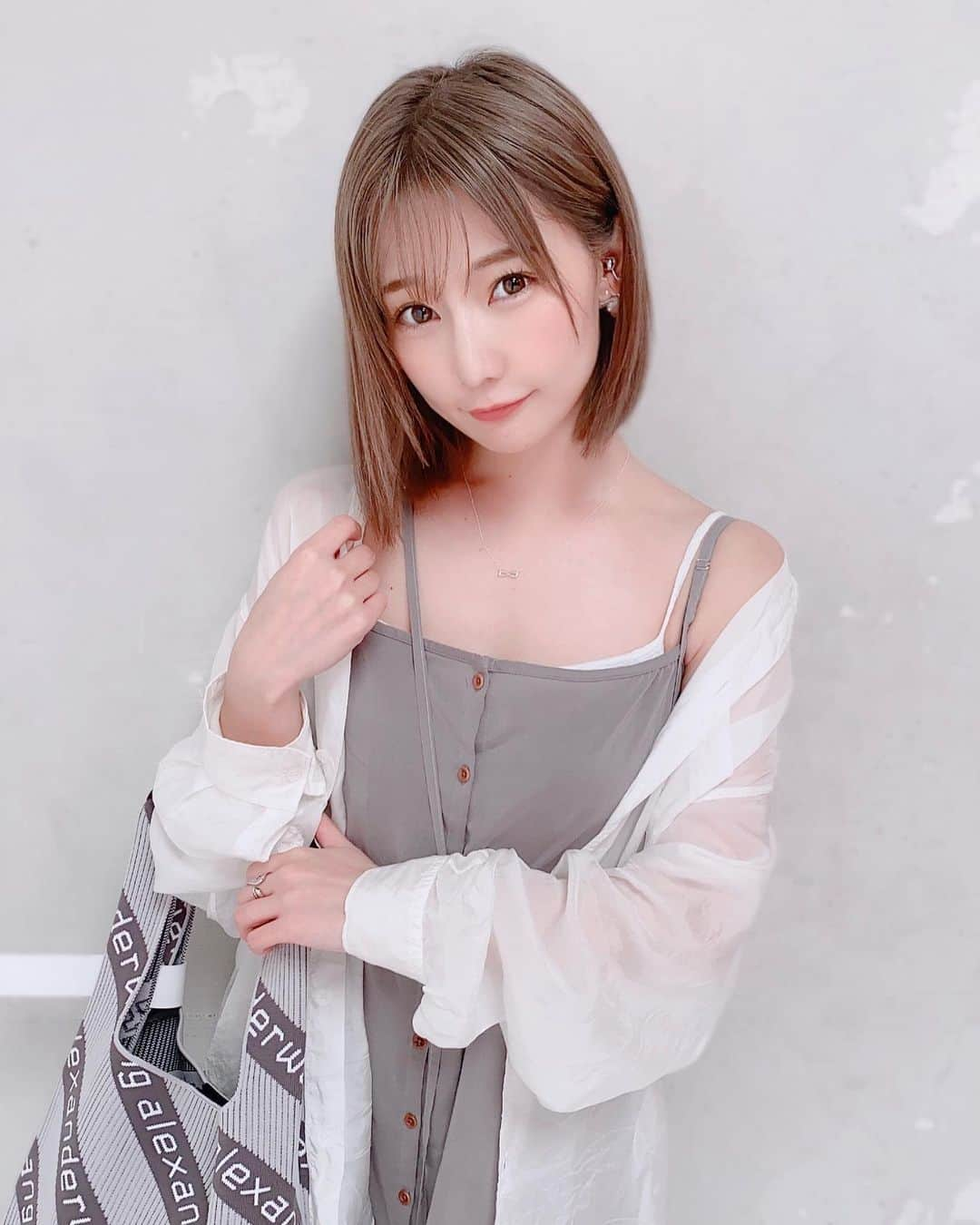 山内あいなさんのインスタグラム写真 - (山内あいなInstagram)「おはようございます☁️✨ 私服の質問があったので タグ付けたよ🤍🍦🤍🍦 グレー集めがち🤔 今日も楽しく過ごそうね☺️」7月9日 10時39分 - ainayamauchi3131