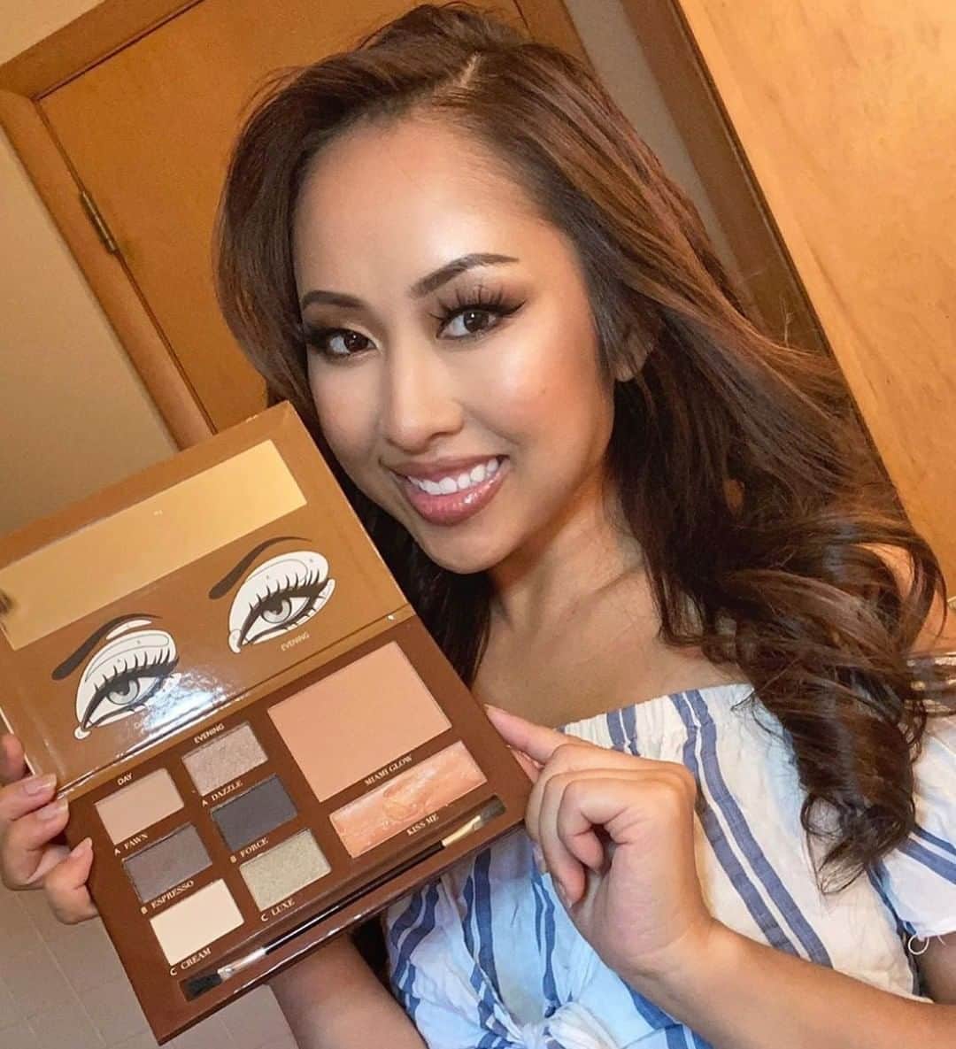 Motives Cosmeticsさんのインスタグラム写真 - (Motives CosmeticsInstagram)「When they ask for nudes😉…   TAP to shop our IN THE NUDE Palette now 50% off!!   pic:@beauty_by_blairebunny . . . . . #motivescosmetics #motives #makeup #beauty #makeupartist #mua #girlboss #entrepreneur #beyourownboss #everydaymakeup #naturalmakeup #everydaybeauty #beautywithbenefits #nofitlerneeded #nofilter  #gtl #getthelook #makeuplook」7月24日 5時00分 - motivescosmetics