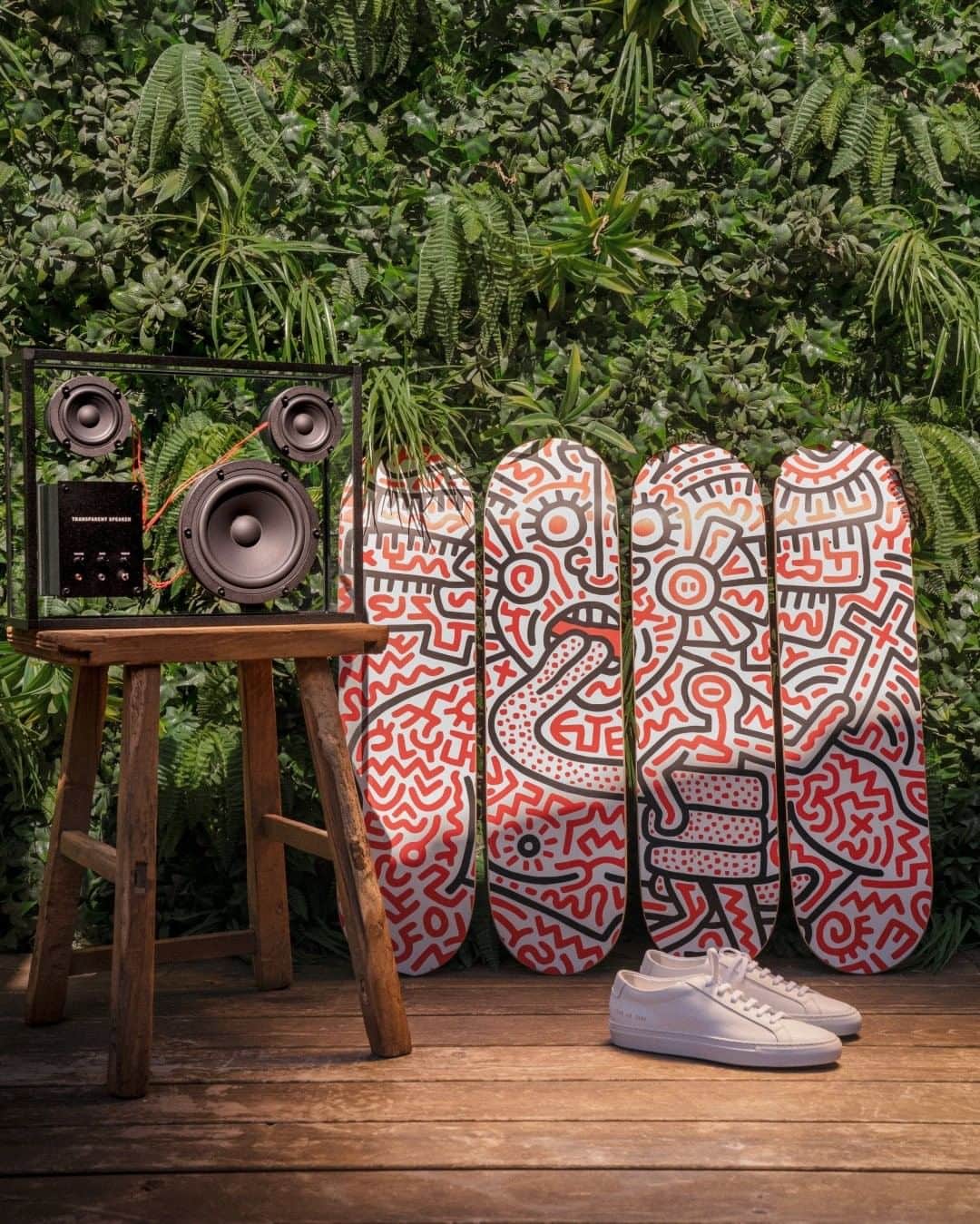 のインスタグラム：「When it comes to decorating your home, we're all for making a statement. And, when it comes to being bold, nobody does it better than our friends at @transparentspeaker and @theskateroom. Tap to shop or head to the link in bio for our edit of homeware that your guests will want to copy. #MRPORTERathome」