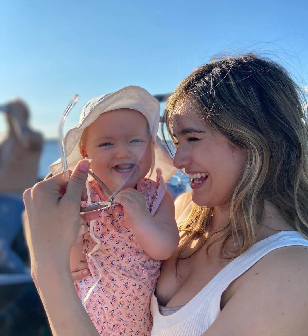 チャチー・ゴンザレスのインスタグラム：「Can’t believe I forgot about these gems 📸 my lil bean loves stealing my glasses and giving me that coin slot eyes, double chin/derp face laugh combo. She’s such a light and I just cannot believe I get to wake up to her everyday. Her little funky attitude is coming through and I love it. These were taken a month ago and I cannot believe how much smaller she looks here. 🥺🥰 📸: @sarahnordstrand」