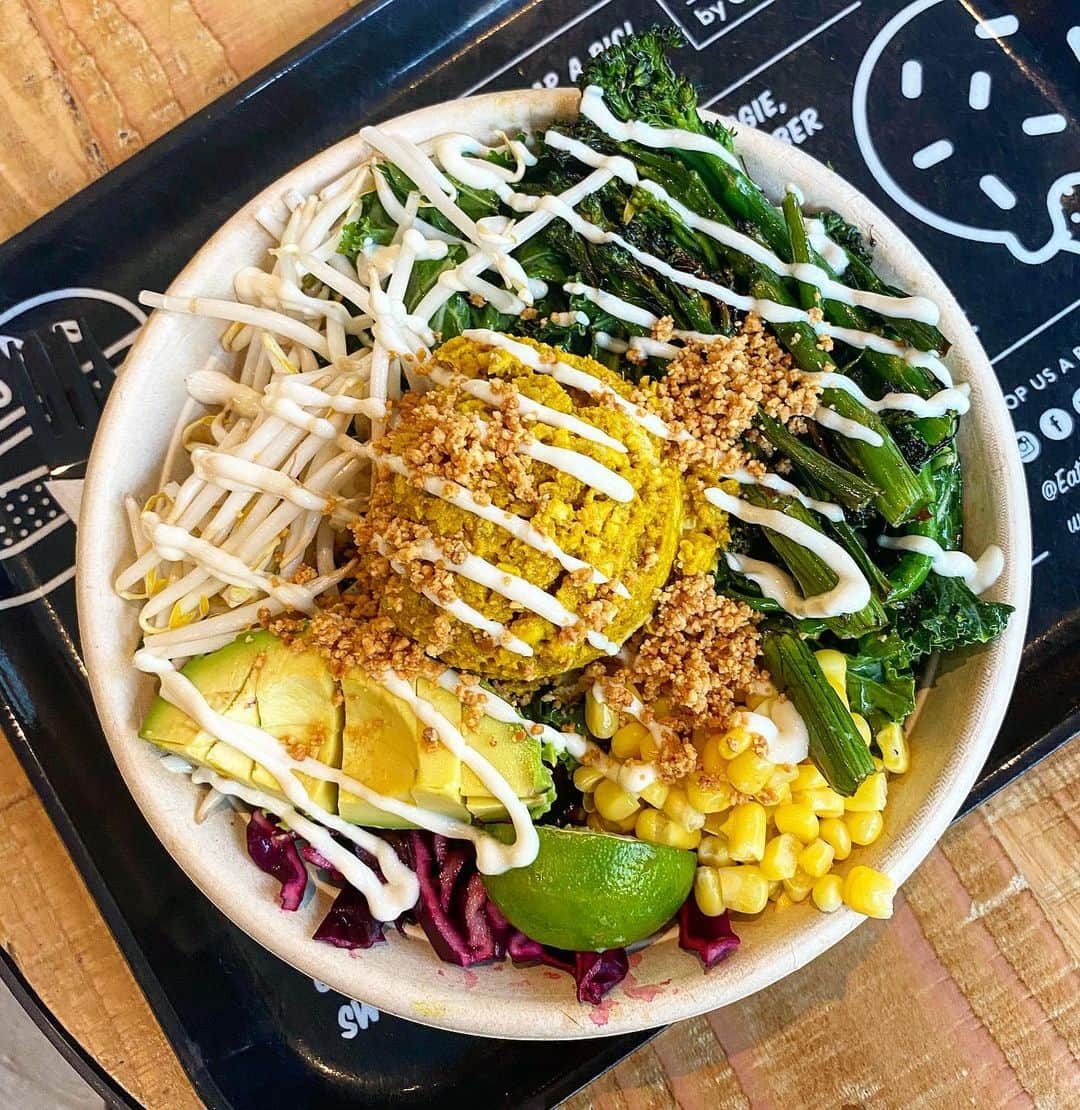 Eat With Steph & Coさんのインスタグラム写真 - (Eat With Steph & CoInstagram)「Menu collab 🚨 @eatbychloe and @clubcultured have created this new vegan dish - the Gado Gado. Balinese translation is ‘to mix bits’ such a cute name! The dish is super tasty 1 a great tempeh dish !  📷 @thetessaproject」7月24日 5時15分 - eatwithsteph_ldn