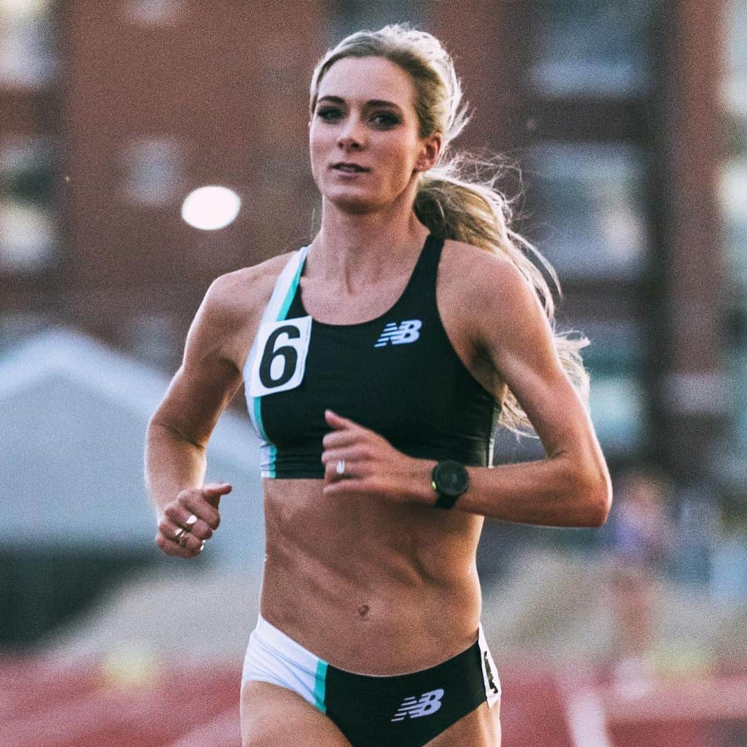 エマ・コバーンさんのインスタグラム写真 - (エマ・コバーンInstagram)「Putting the uniform on again this Saturday for a mile 🏃‍♀️ Watch the Team Boss Indiana Mile on @usatf Facebook Live at 9:15pm ET (men’s race) & 9:30pm ET (women’s race). Last time we raced it was at altitude, sea level is going to feel sooooo nice 🙌🏻 #TeamNB #TeamBoss」7月24日 5時21分 - emmacoburn