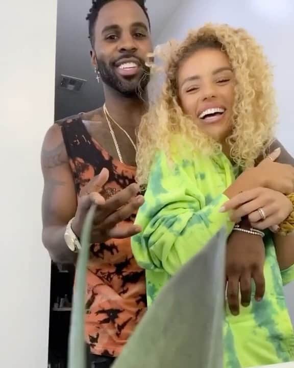 ジェイソン・デルーロのインスタグラム：「She got me good @jenafrumes 🤪 #TakeYouDancing」