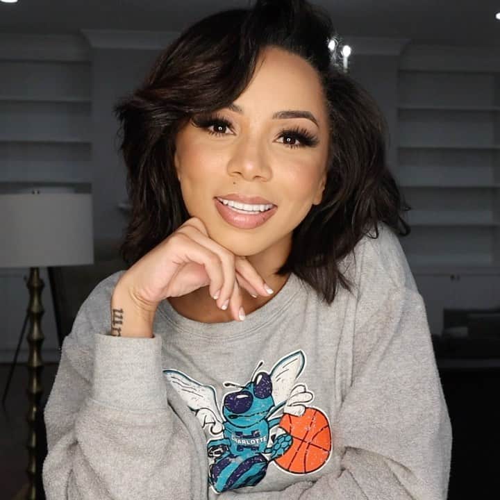 Brittany Rennerのインスタグラム：「New upload discussing how I feel about my past 🥴 A lot of y’all ain’t gonna feel this one because you lie to yourself on a daily basis but link in my bio to watch the full video on my YouTube channel!!!」