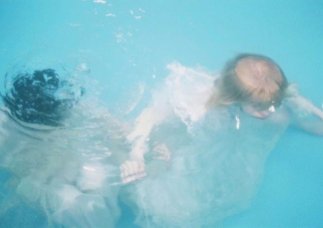 のインスタグラム：「Model by  Okita Tsubasa, Kou Yoshiu . Photo by Aofuji Sui . Hair&Make by Taniguchi Rina . Coordinated by Payu . Special Thanks Teruya, Shirane Miu . . .  #instagood #vague_memories #instagramjapan #filmphoto#filmphotography#portrait#film_japan#portraitvision #closeup_archive #indy_photolife#ig_japan #halfcamera#jp_portrait #team_jp#igers_japan#film_com #art_of_japan #film_addicts_ #good_portrait_world #jp_portrait部#indiependentmag #shootfilmmag#ファインダー越しの私の世界#ふぃるむ寫眞#フィルムと生活#フィルムに恋してる#35mm #film_jp #reco_ig #hibi_jp」