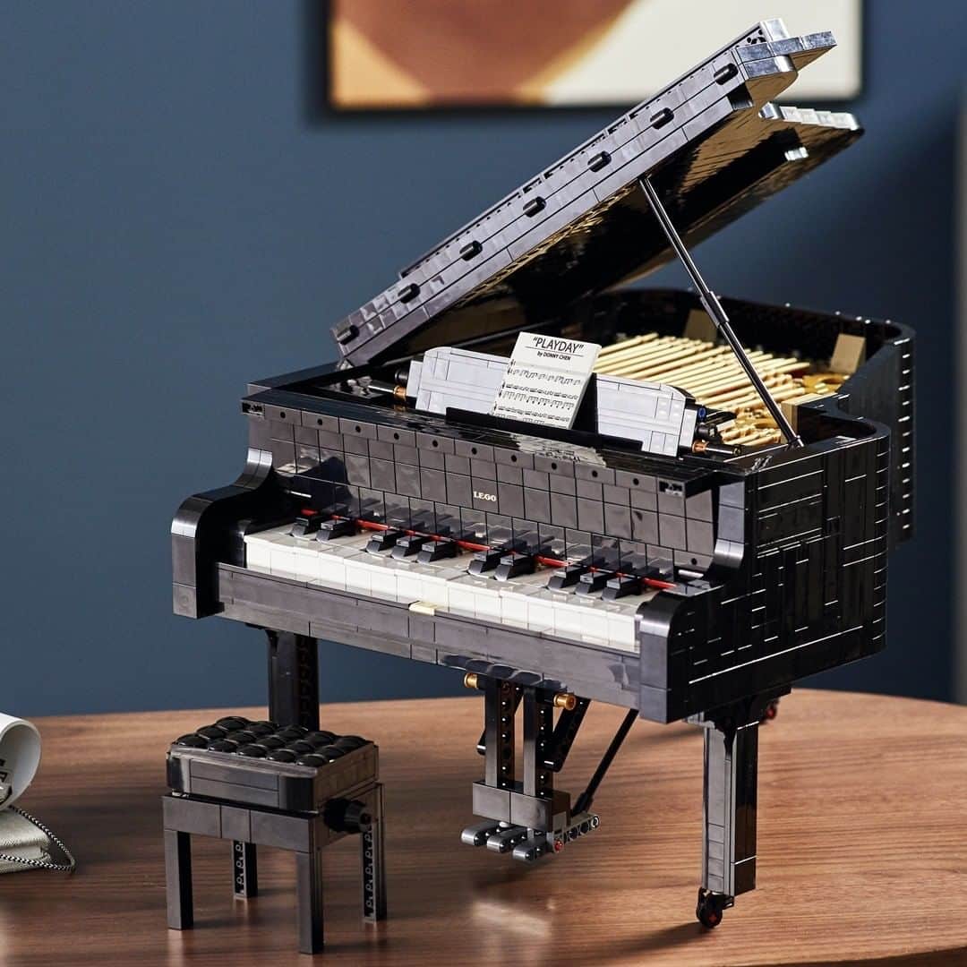 LEGOさんのインスタグラム写真 - (LEGOInstagram)「Across space, time, age and culture, music joins us together and can change the world. The LEGO Ideas Grand Piano has arrived… 🎶  #LEGO #LEGOIdeas #LEGOPiano #Piano #GrandPiano #Music」7月23日 22時00分 - lego