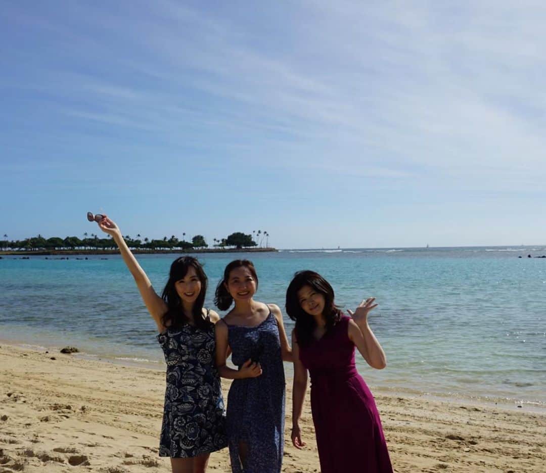 谷中麻里衣さんのインスタグラム写真 - (谷中麻里衣Instagram)「Throwback because it’s Marine Day 🏖 . 海の日ですね🐠 お魚大好きなので、海の恩恵に感謝です😍 世界で国民の祝日としているのは日本だけ🇯🇵 さすが海洋国✨ . 日本の海の写真がなかったので、一昨年の旅行のものを、💕 海辺でランチ、気持ち良かったー😊 途中から暑くて行き倒れたのも楽しい思い出☀️笑 . #海の日#marineday#旅行#ハワイ#ハワイ旅行#麻里衣旅行」7月23日 22時20分 - marieyanaka