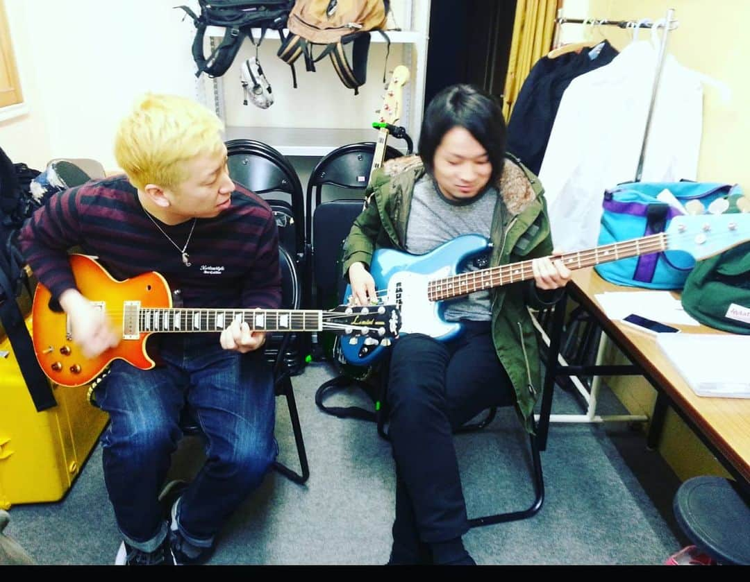 サトシさんのインスタグラム写真 - (サトシInstagram)「1日1日スタ525日目。  サトメモ6  SHANKひょうたさんとBUZZ THE BEARSのDさん。  #サトメモ #SHANK #思いっきりライブができるまで #たぶん #勝手に載せてごめんね」7月23日 22時22分 - satoshi_honwaka