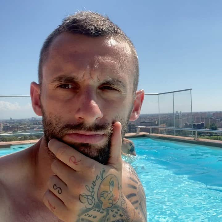 マルセロ・ブロゾビッチのインスタグラム：「@nicolo_barella tooppp amico 🔝」