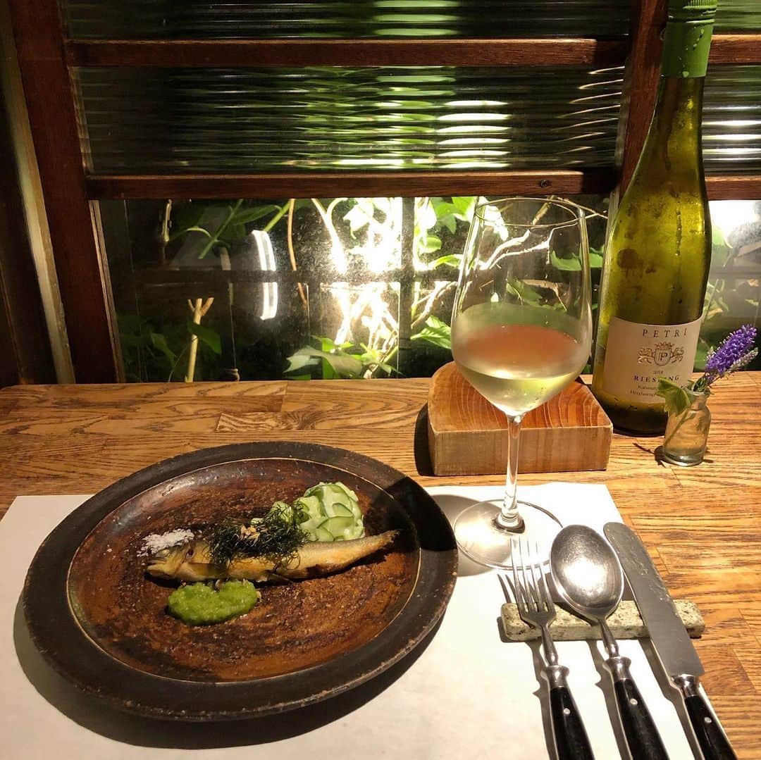 佐々木香奈さんのインスタグラム写真 - (佐々木香奈Instagram)「本で読んでから﻿ ずっと行ってみたかった スパイス料理のコースのお店🌿﻿ ﻿ 『7つのお皿にのった物語』﻿ いろんな食材とスパイスを 組み合わせた﻿ 美味しくて楽しい素敵な時間でした！﻿ ﻿ #ササキのカレー日記 @currycurry5577 😂」7月23日 22時57分 - sasakikana