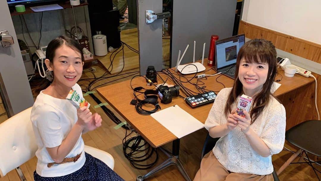 藤田麻衣子さんのインスタグラム写真 - (藤田麻衣子Instagram)「7/25(土)の、オンライン・スタジオライブのリハでした。カメラも入れて雰囲気も掴めて、オンライン初めてですが、面白くて歌もトークもさらに楽しみになりました！  じんわり元気がでるような、夏も感じられるような、そんなライブにします♬  配信日時7/25日（土）18:00〜19:15予定 アーカイブあり　ライブ後からも見れます 配信視聴チケット：¥1,800(消費税込) 配信視聴チケット販売はイープラスでライブ翌日の7/26(日)16：00まで  ぜひ見てくださいね。  https://eplus.jp/sf/detail/0206690002  #オンラインライブ #オンライン #リモート #ライブ #生配信 #藤田麻衣子 #山本清香 #見てね」7月23日 23時08分 - fujitamaiko