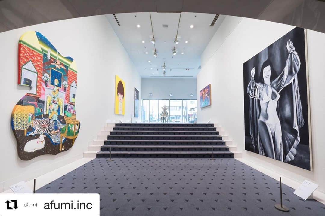 松山智一のインスタグラム：「Tokyo go visit now #Repost @afumi.inc   OKETA COLLECTION “A NEW DECADE” exhibition in Spiral Garden Omotesando 7/23-8/10 .... 「OKETA COLLECTION: A NEW DECADE」展示風景 会場：スパイラルガーデン（スパイラル1F）、2020年 photo: Daisaku OOZU」