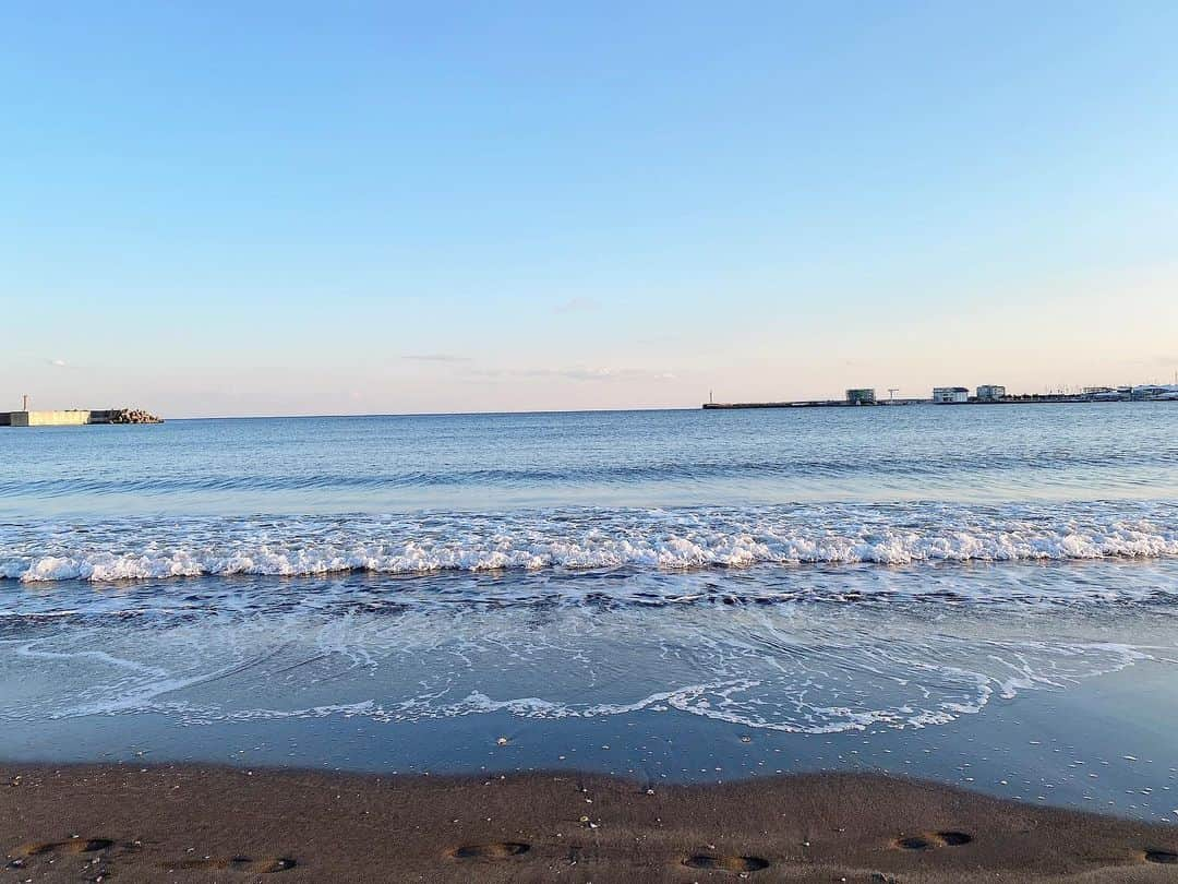 YUUGAさんのインスタグラム写真 - (YUUGAInstagram)「. . 今日は、海の日でしたね🌊 . . . 海の日という事で前行った海の写真を見てました︎︎☺︎ また、海に行って癒されたいな〜♡ . . 連休皆さんゆっくり過ごしてくださいね〜 まだまだ対策もして気をつけてください𓇼𓆡𓆉 . . . #sea #seaside #sunset #sun #photo #pic #湘南」7月23日 23時53分 - yuuga1024