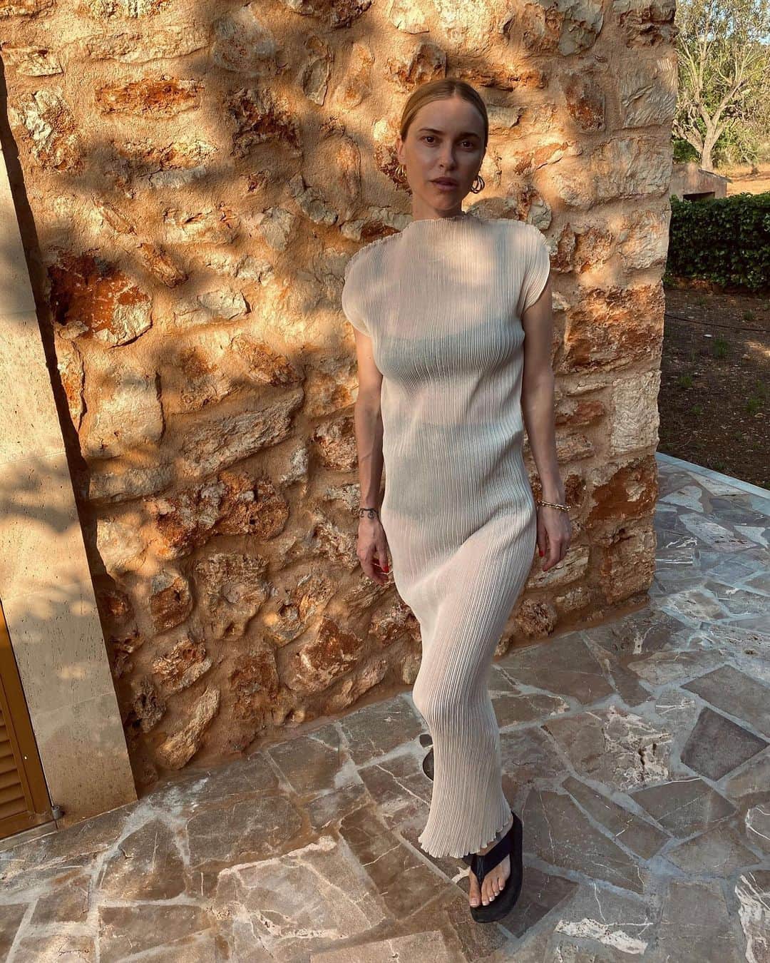 ペニーレ・タイスベックのインスタグラム：「Flashback to sunset aperitivo🍹」