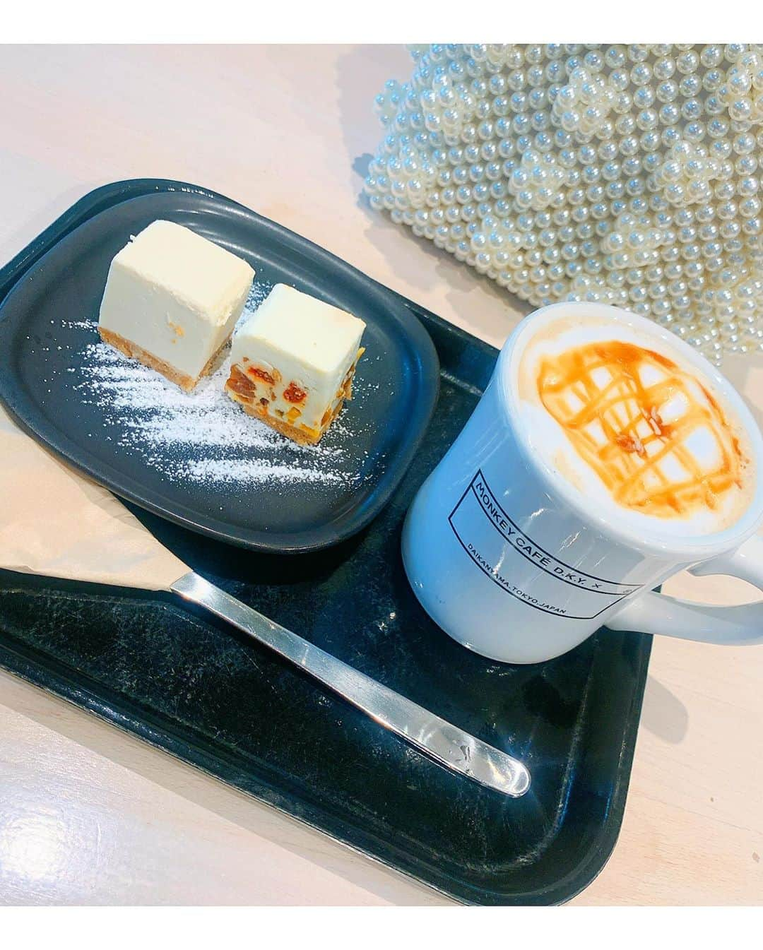 桜咲乃愛さんのインスタグラム写真 - (桜咲乃愛Instagram)「代官山のカフェ☕️💓🍽  チーズケーキたべた🥰♥️ 女子トークって時間あっという間でほんと楽しい😂💓💓🍀  ストーリーに質問あったパールのバッグは @millea_official_ のだよん💕✨  かわいいよね😆💓💓🎀 お気に入り💕💎✨  #セレクトショップ #millea #代官山#代官山カフェ #ストレートヘア #パールバッグ#パールピン#デートコーデ#コーデ#雨の日コーデ#オレンジメイク#sucredouceur」7月24日 0時09分 - noasama1101