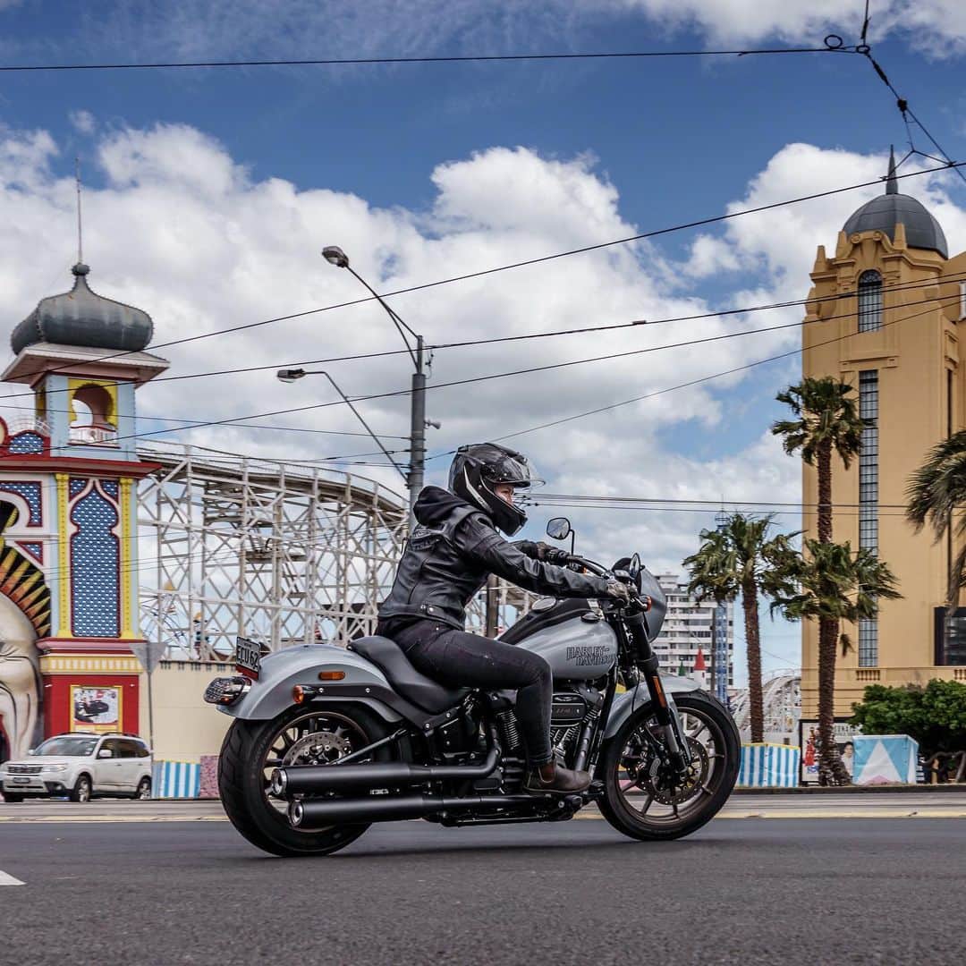 Harley-Davidsonさんのインスタグラム写真 - (Harley-DavidsonInstagram)「Australia looks good from the seat of a 2020 #HDLowRiderS.」7月24日 0時25分 - harleydavidson