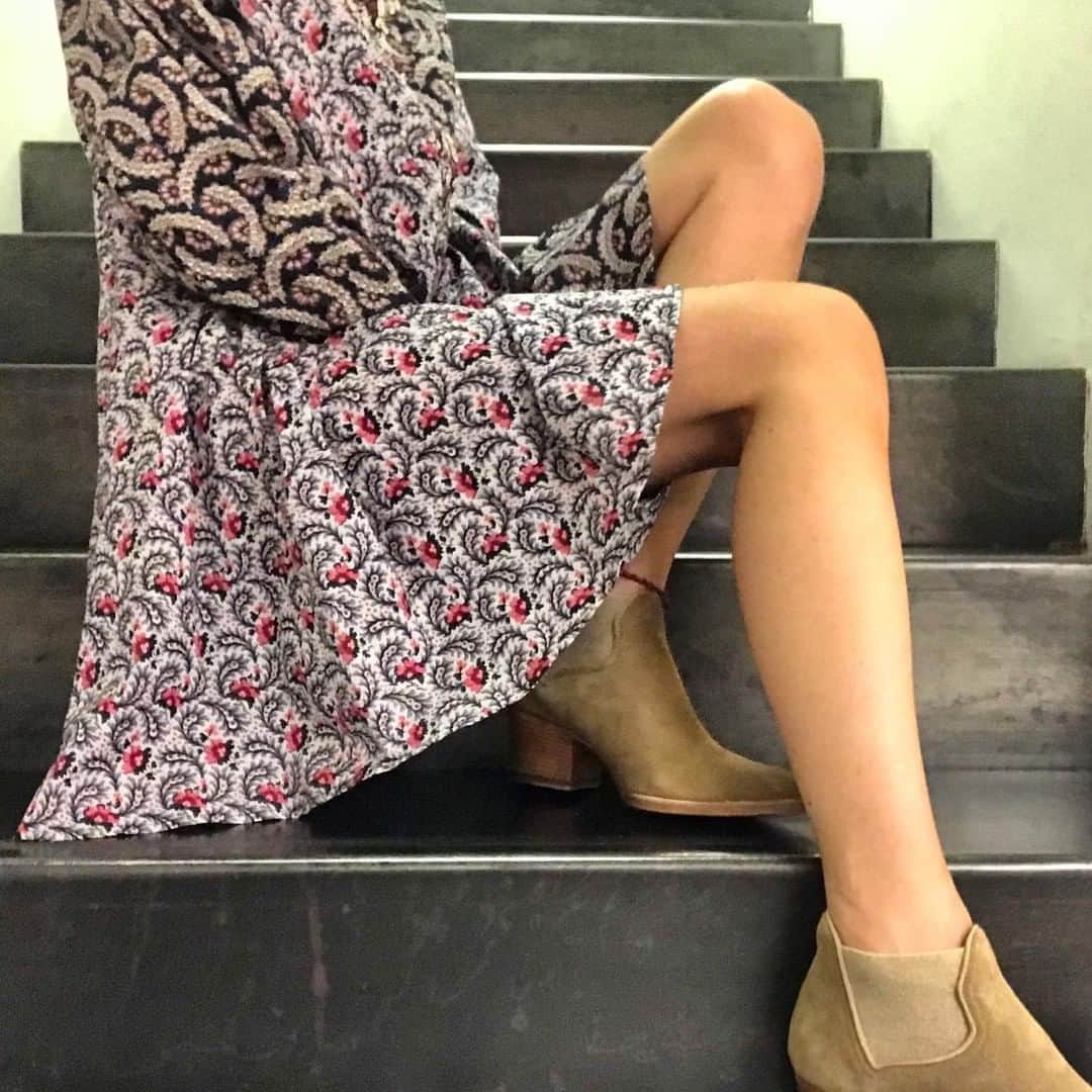 のインスタグラム：「Floral dress & Fasciani texan-inspired boots⁠ 📍 @ilgrifoneshop⁠ ⁠ #floraldress #summerdress #romanticdress #clothing #shoes #shoesaddict  #albertofasciani」