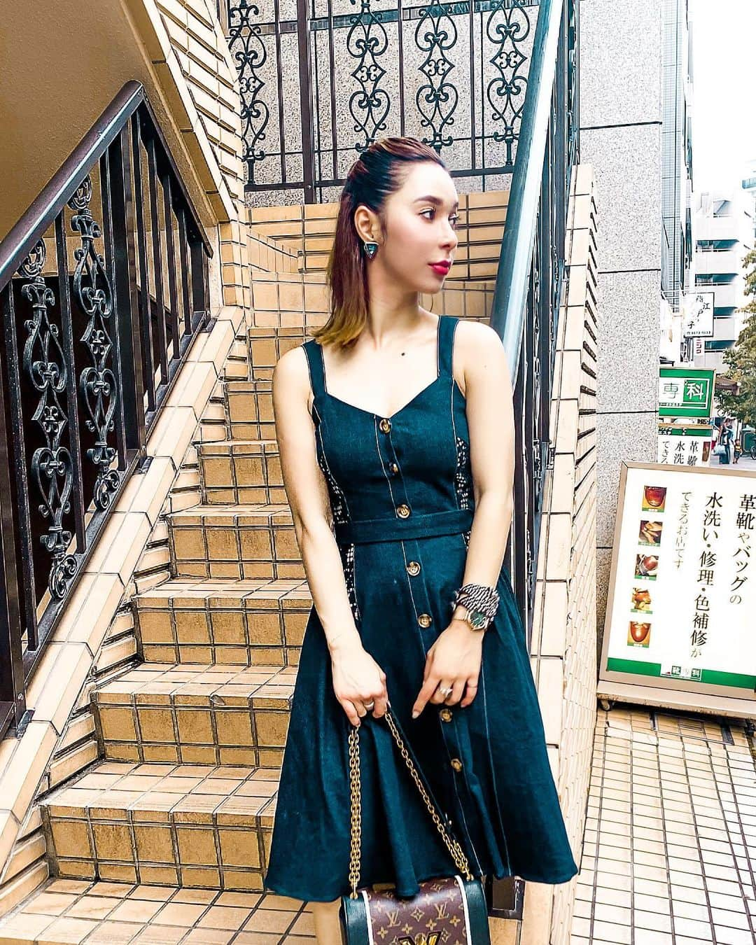 Gabrielaさんのインスタグラム写真 - (GabrielaInstagram)「𝒪𝓊𝓉𝒻𝒾𝓉 𝑜𝒻 𝓉𝒽𝑒 𝒹𝒶𝓎 . . . . #dress #saturdayclub #denimdress #onepiece #louisvuitton #fashion #estilo #jeans #summerootd #コーデ　#夏コーデ　#サマーコーデ　#ファッション　#デニムワンピ　#デニムワンピース」7月24日 0時43分 - rkgabriela