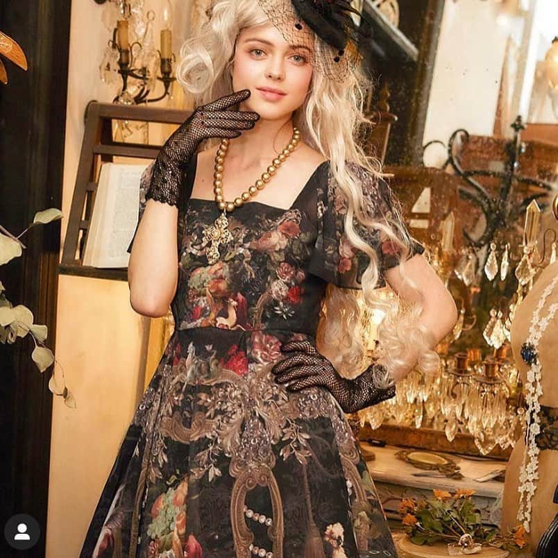 双木昭夫のインスタグラム：「ジュリエッタのドレス撮影👗」