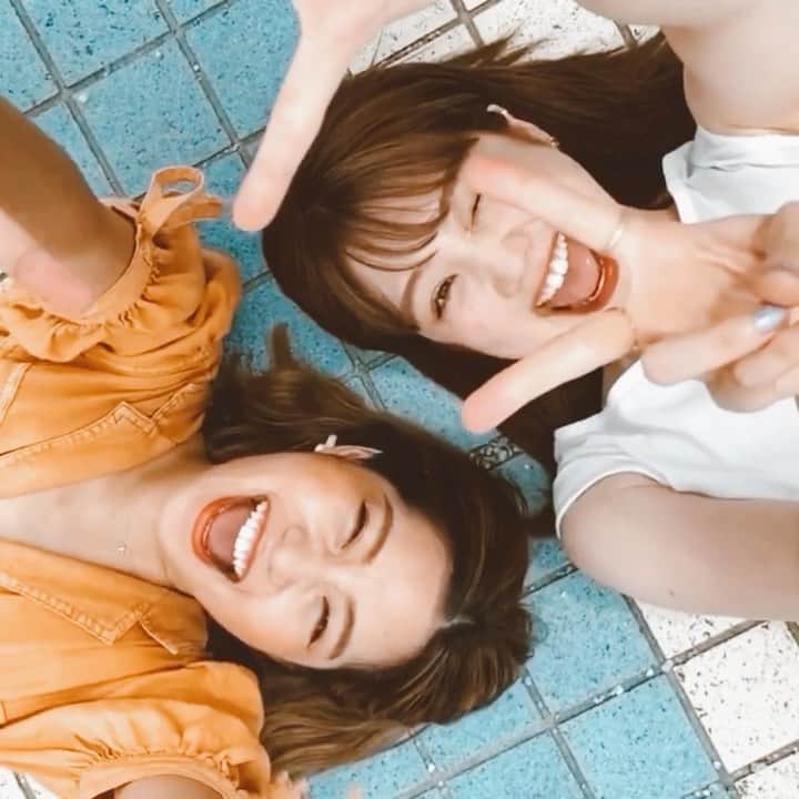 のインスタグラム：「🌈✌🏻「最高だよ！Yeah!!」✌🏽🌈 🌼🌼瀬川あやか、Rihwa🌼🌼 YouTubeにてMVフルバージョン公開中！🎥🌞🧡 嬉しいね！楽しいね！って、喜びを共感できる時間、ステキだよね！！！！！！！！ 関わってくれたスタッフの皆様、こんな最少人数で曲作ったの初めてだけど、色んな可能性を広げてくれました！ありがとう！全員大好き！！！！この曲のリリースを声に出して願ってくれた皆様、本当にありがとうございます！！！！！やったよ！💞😂 ♪こんなステキな夜には君と笑っていたいよ♪ #Rihwa #瀬川あやか #stvラジオ #Dtunes #Radio #Hokkaido #北海道 #道産子 #コラボレーション」