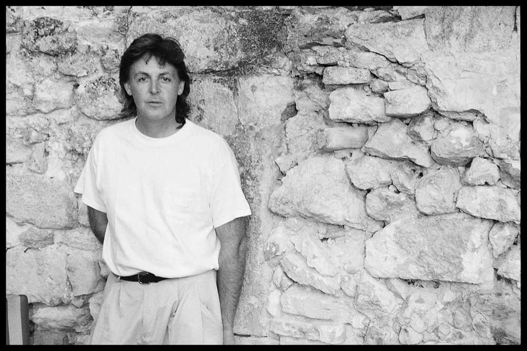 ポール・マッカートニーさんのインスタグラム写真 - (ポール・マッカートニーInstagram)「Paul in the South of France. September, 1991. Photo by @lindamccartney 📷  #ThrowbackThursday #TBT #FlamingPie」7月24日 1時00分 - paulmccartney