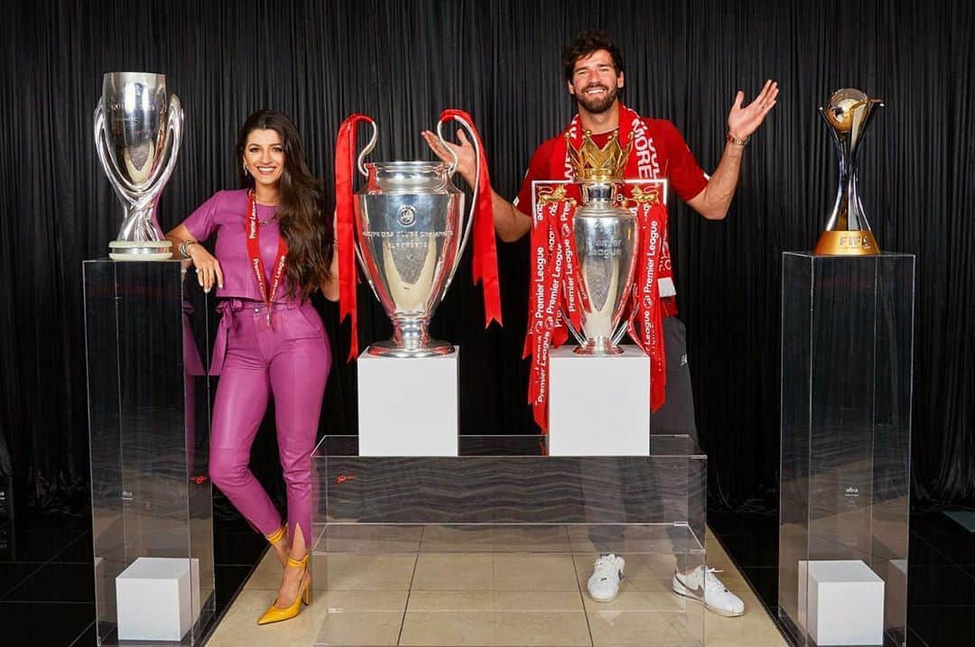 ナタリア・ベッカーのインスタグラム：「🏆❤️ “Faça do Senhor a sua grande alegria, e ele dará a você os desejos do seu coração. Deixe nas mãos do Senhor tudo o que você for fazer. Confie nele de todo o coração, e ele fará o que for necessário.” ‭‭Salmos‬ ‭37:4-5‬ ‭NBV-P‬‬」