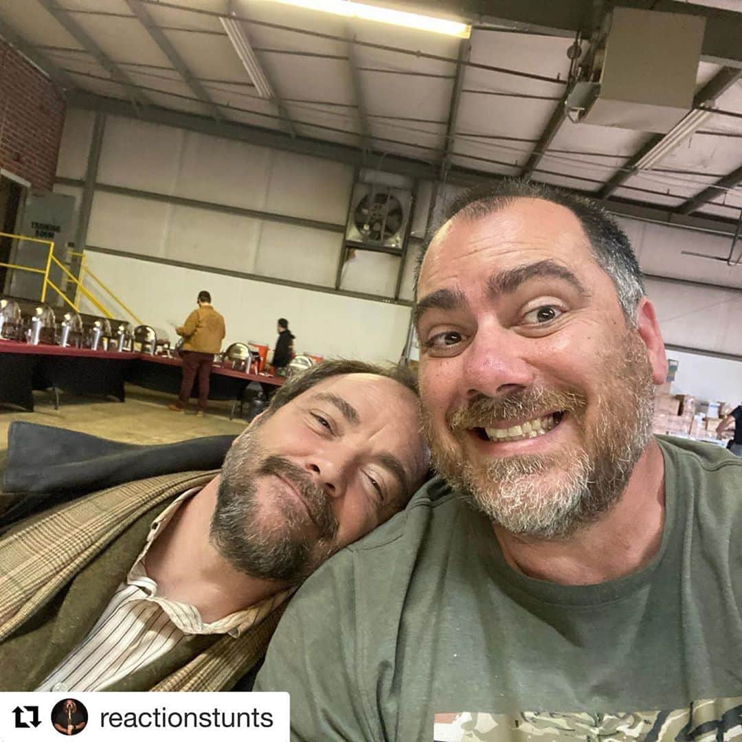 マーク・シェパードさんのインスタグラム写真 - (マーク・シェパードInstagram)「#Repost @reactionstunts ・・・ Hangin with some of my favorite peeps during the filming of ep 207 of @dcdoompatrol ! Miss all of you and hope you’re all well in this craziness!   #DoomPatrol @hbomax @thedcuniverse #REActionStunts  #StuntCoordinator #StuntTeam #DoomPatrol #DCcomics」7月24日 6時35分 - realmarksheppard