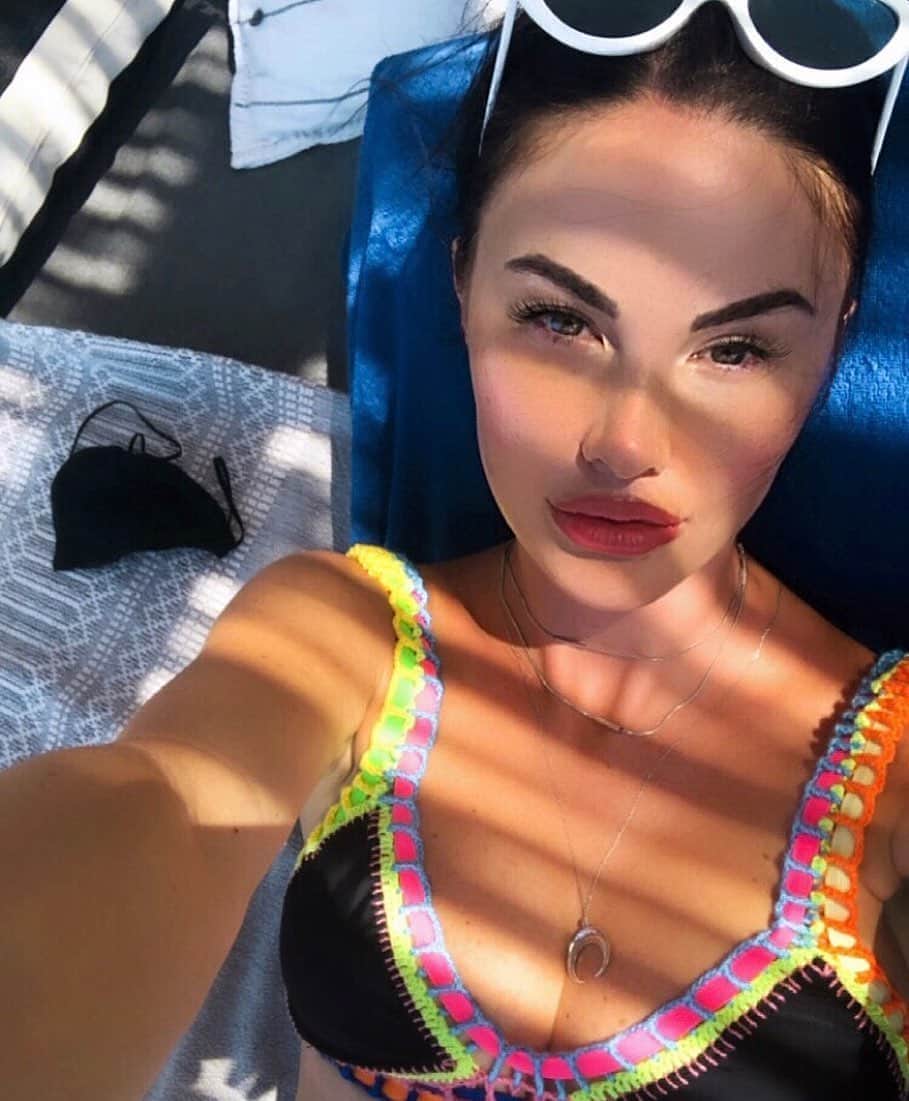 ジェイド・ニコルのインスタグラム：「Inspo trip to Mexico for our second location of @sugartaco 🇲🇽💃🏻 and I couldn’t be happier to be here. Taking every chance to enjoy life, small or big, do something that makes you smile today 🥰#veganempire #sugartaco」