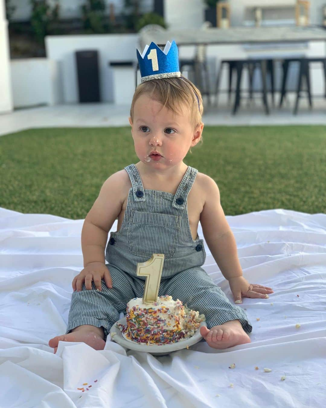 ジェンソン・バトンさんのインスタグラム写真 - (ジェンソン・バトンInstagram)「Happy 1st Birthday to our little dude. Hendrix you’re everything to Brittny and I, it’s not been the most straightforward year for you but you always have a smile in your pocket ready to unleash on us! I love you little man. Only a couple more years and I’ll have the kart ready!! 😉❤️👨‍👩‍👦」7月24日 1時57分 - jensonbutton