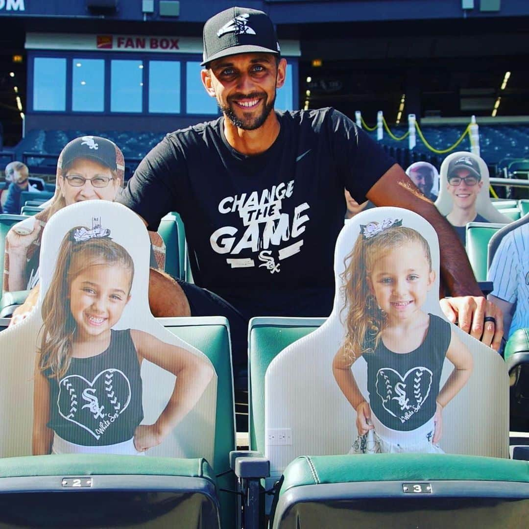 MLBさんのインスタグラム写真 - (MLBInstagram)「Some of the @whitesox will still have their biggest fans cheering them on. 😍」7月24日 2時20分 - mlb