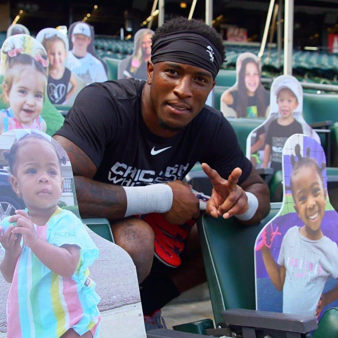 MLBさんのインスタグラム写真 - (MLBInstagram)「Some of the @whitesox will still have their biggest fans cheering them on. 😍」7月24日 2時20分 - mlb