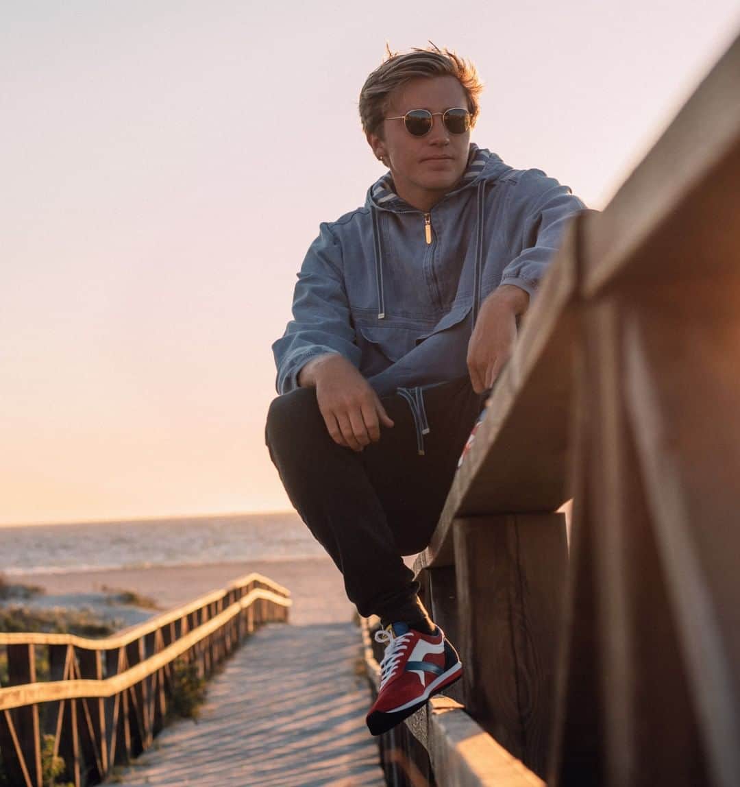 ウォルシュのインスタグラム：「Best-seller alert! @jamesbattye_48 in our Tornado Red. Shop the final remaining pairs online now 😍 P.S. Keep an eye out online tomorrow for something exciting 👀 . . . #normanwalshuk #normanwalsh #britishmanufacturing #madeinbritain #ukmfg #shoes #footwear #sneakers」