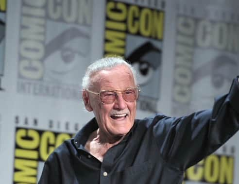 スタン・リーさんのインスタグラム写真 - (スタン・リーInstagram)「#tbt to some of our favorite pictures of Stan from #SDCC. Stan was a staple at @comic_con and always looked forward to being with his fans and friends every summer in San Diego! #stanlee #comicconathome」7月24日 3時10分 - therealstanlee