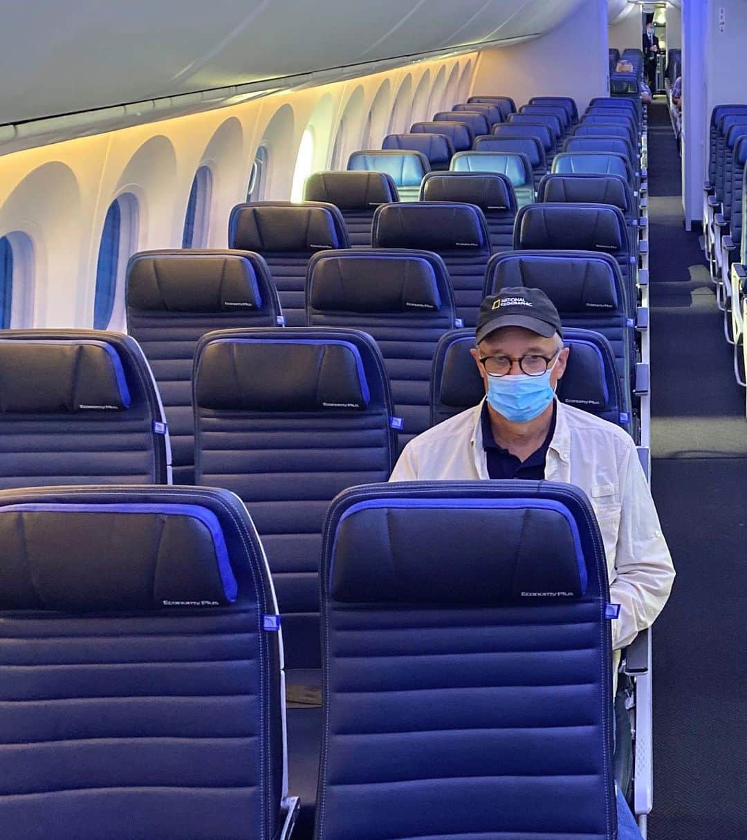のインスタグラム：「Photo by Nick Steinmetz  This is me, George Steinmetz @geosteinmetz, returning from Kazakhstan on July 15 with my son Nick. We were among a handful of passengers on the last leg from Amsterdam to Newark. With no U.S. citizens allowed to enter Europe, and most of the Middle East and Africa either closed or requiring quarantine, we felt like the last survivors, with lots of elbow room. Now at home in New Jersey, we’ve been banished to the treehouse in our back yard, feeling like a pair of suspected lepers until our test results come back. Was it worth it? Yes! With thanks to National Geographic's Kazakhstan edition for helping us do the impossible. To explore more of our world, follow @geosteinmetz.」
