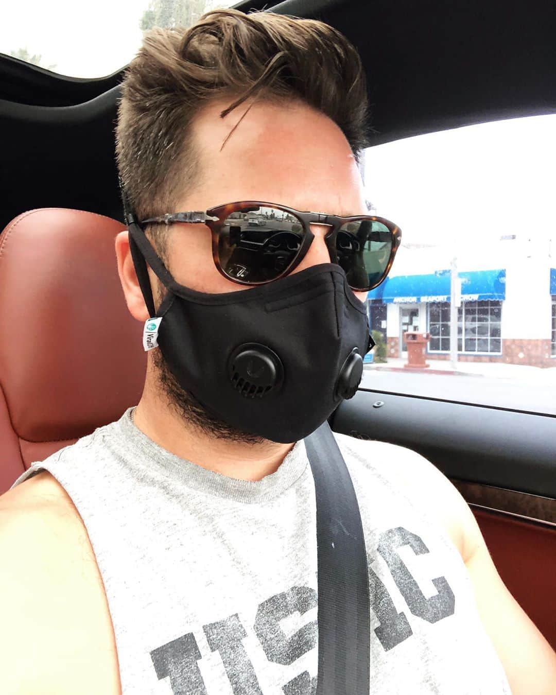 Samuel Lippkeのインスタグラム：「Wonder why my phone is always telling me I’m Unrecognizable  Also I was about to get out of the car who actually wears a mask while driving solo? That’s just not it. 😷」