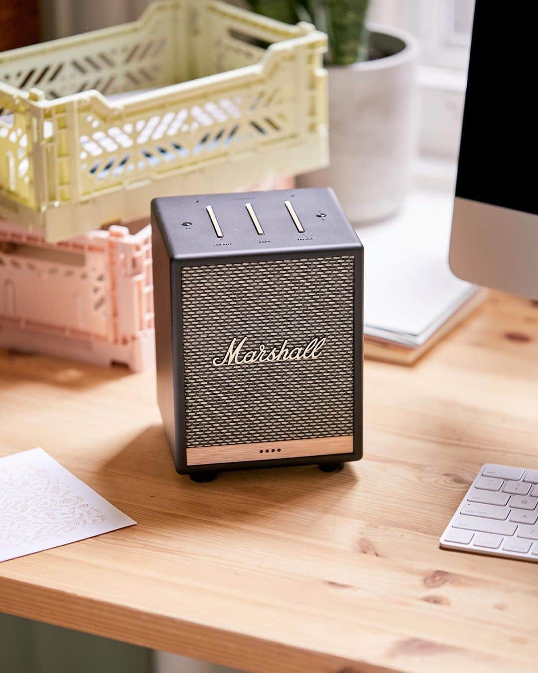 Urban Outfittersさんのインスタグラム写真 - (Urban OutfittersInstagram)「We're big fans of @marshallheadphones, and we're pretty sure you will be too, so we're giving away four Marshall Uxbridge Voice With Amazon Alexa Bluetooth Speakers! Want in? Tag a friend below and you will each be entered to win! Winners will be selected by 5pm Monday 7/27! #UOTech」7月24日 4時06分 - urbanoutfitters