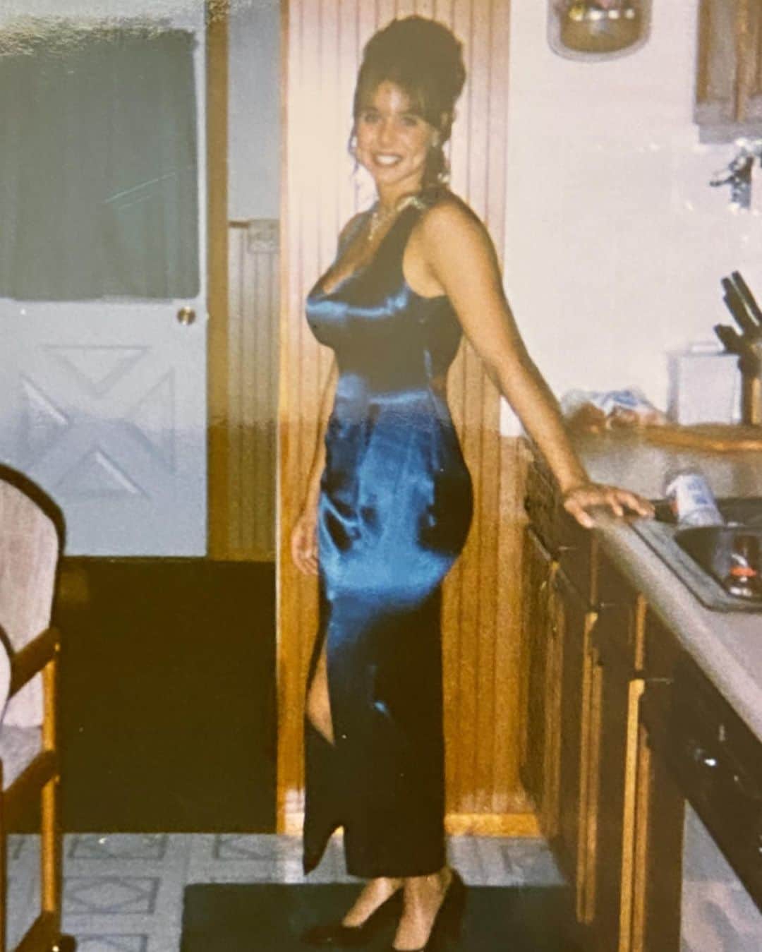 Kendra Lustさんのインスタグラム写真 - (Kendra LustInstagram)「#TBT #kindaofabigdeal back then 😜 #throwbackthursday #highschool dance waiting on my date.」7月24日 4時08分 - kendralust