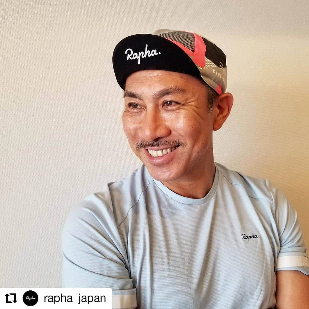 前園真聖さんのインスタグラム写真 - (前園真聖Instagram)「#Repost @rapha_japan • • • • • • #ChooseCycling  『出会いを与えてくれる』  幼い頃から大好きなサッカーをずっと続けてプロの世界に入り、現役引退してからやりたかった1つの目標がトライアスロン。 そこで初めてロードバイクと出会いました。  その後、好きで始めたロードバイクが新たな世界に導いてくれました。 今は、自分の知らないさまざまな場所や景色をロードバイクで旅して、そこでのたくさんの出会いに喜びを感じています。  サッカーと同じように、好きで続けたロードバイクが、今ではテレビ番組を通して旅をさせてもらうことに。 これからもたくさんの出会いに感謝をして旅を続けていきたい。  前園真聖 @maezono_masakiyo」7月9日 21時35分 - maezono_masakiyo